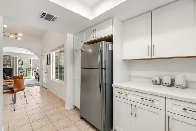 500 S Farrell Drive #F44, Palm Springs, CA 92264