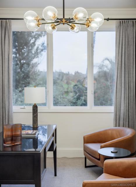 2815 Santa Fe Vista Ct, Encinitas CA: https://media.crmls.org/mediaz/b60f2355-653a-41bd-bc6c-3fa3d10ce806.jpg