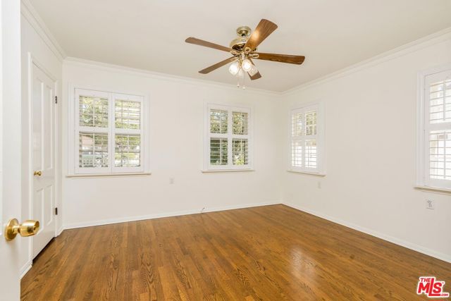 6317 Orion Avenue, Van Nuys CA: https://media.crmls.org/mediaz/b60f6702-72a6-468a-82bc-21c1c0810d7a.jpg