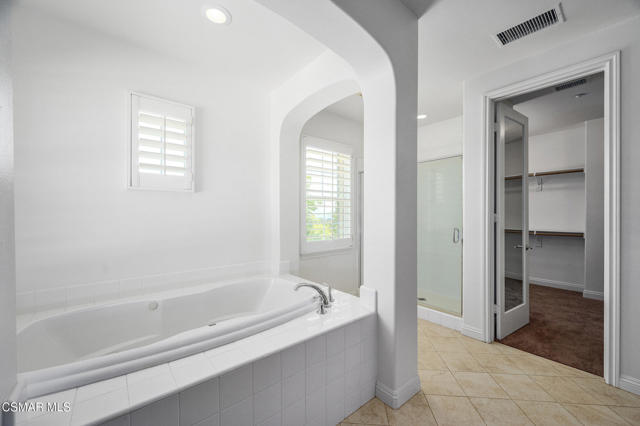2079 Legacy Drive, Simi Valley CA: https://media.crmls.org/mediaz/b6101696-d794-4902-a89a-c1a3e844a2e5.jpg