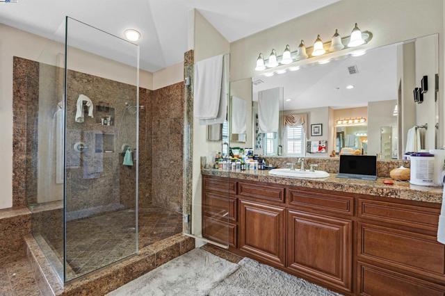 6013 Kingsmill Ter, Dublin CA: https://media.crmls.org/mediaz/b610c358-7252-419d-8f67-93c621a9537d.jpg