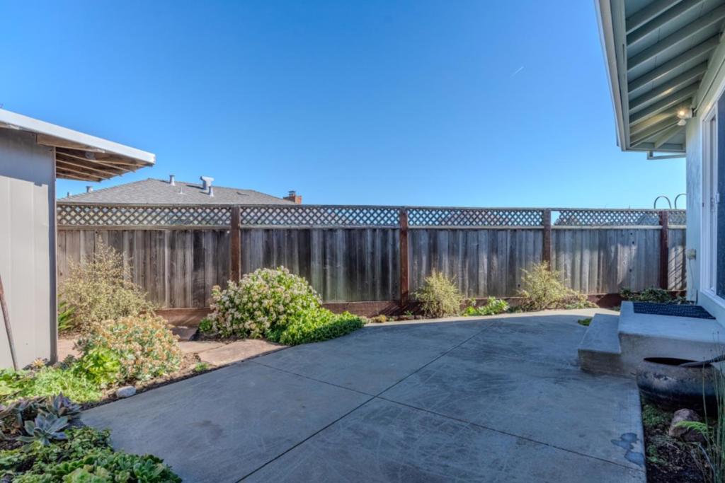 206 Carmelo Lane
