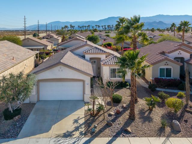78987 Spirito Court, Palm Desert CA: https://media.crmls.org/mediaz/b612128e-f27b-4232-8500-e211cd70e34d.jpg