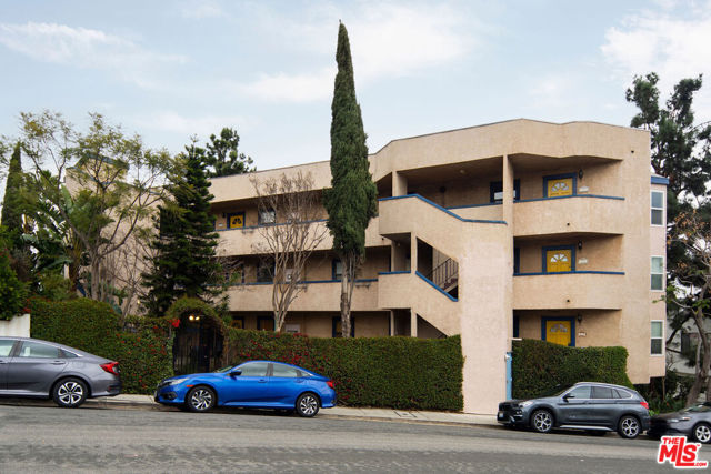 3375 Descanso Drive, Los Angeles CA: https://media.crmls.org/mediaz/b612c145-9bc1-4e08-8ebf-428a87fb1d84.jpg