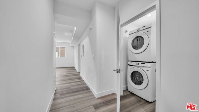 627 N Dillon Street, Los Angeles CA: https://media.crmls.org/mediaz/b6131220-3e87-4c7a-9287-21229858a542.jpg
