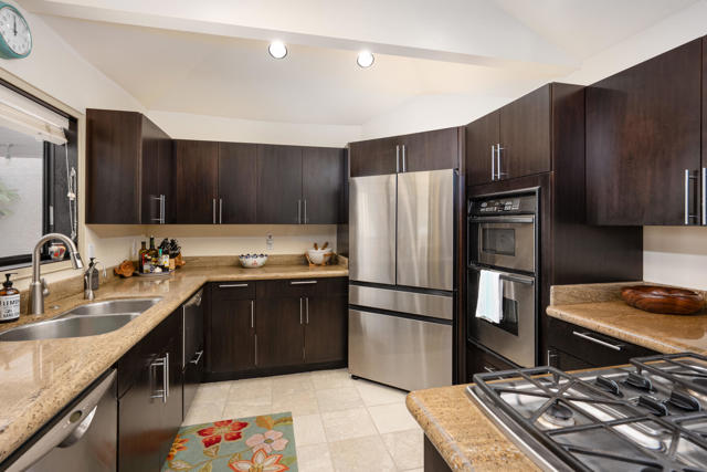 2345 S Cherokee Way, Palm Springs CA: https://media.crmls.org/mediaz/b613307a-11d7-4fb4-b396-7bd8123262d4.jpg