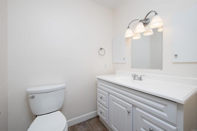 25311 Jesmond Dene Road, Escondido CA: https://media.crmls.org/mediaz/b6139120-4c45-4631-92fe-6d3e479abfe4.jpg