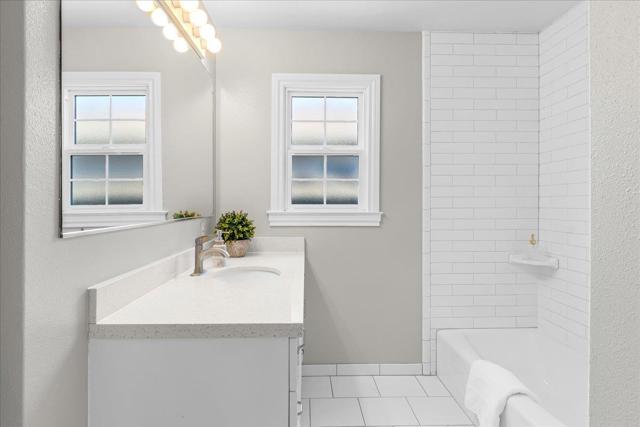 553 Line Street, Hollister CA: https://media.crmls.org/mediaz/b61450ca-9c66-46a7-bc59-0d2674f54bfd.jpg