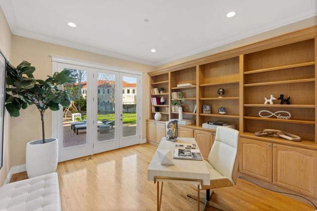 2496 Butternut Drive, Hillsborough CA: https://media.crmls.org/mediaz/b6146986-664e-4bf1-8aac-4f79cfab2db5.jpg