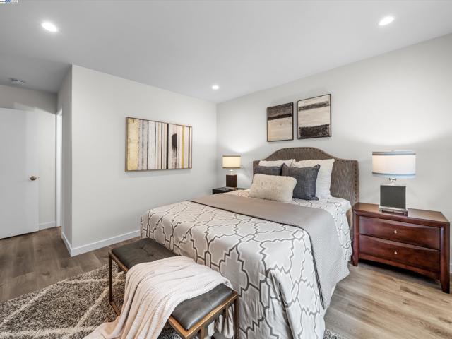 17914 Joseph Dr, Castro Valley CA: https://media.crmls.org/mediaz/b614e927-e59f-4084-a609-a6a9a913d94b.jpg