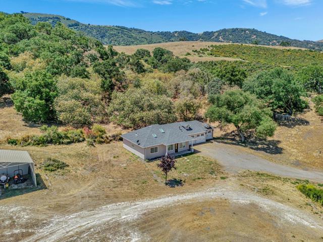 28837 Underwood Road,  CA: https://media.crmls.org/mediaz/b6153586-cf35-4068-834b-a5d4d60f534d.jpg