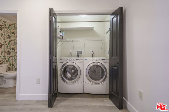970 S St Andrews Place, Los Angeles CA: https://media.crmls.org/mediaz/b6160335-6d18-447c-aec1-53b5d61919cb.jpg