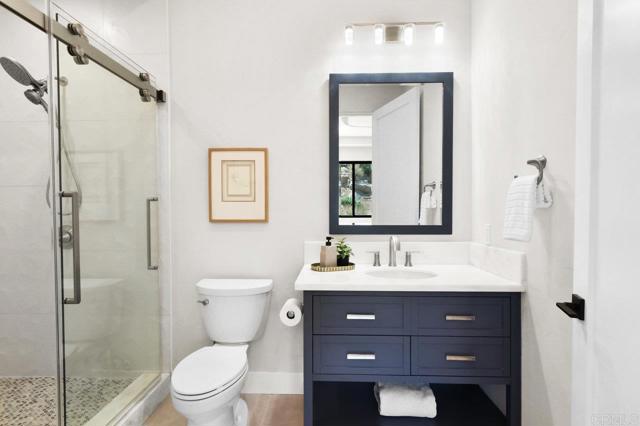 573 Lilac Ranch Rd, Alpine CA: https://media.crmls.org/mediaz/b6166202-8bd6-4a5e-87d7-604e1cee61ff.jpg
