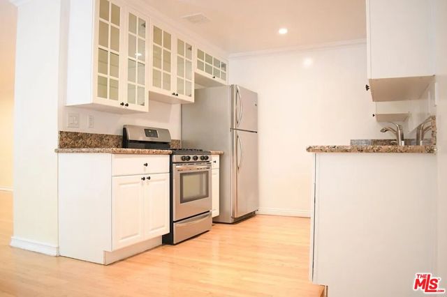 1119 22nd Street, Santa Monica CA: https://media.crmls.org/mediaz/b6166c5a-89ae-4bb4-9193-8d86f7bc046f.jpg