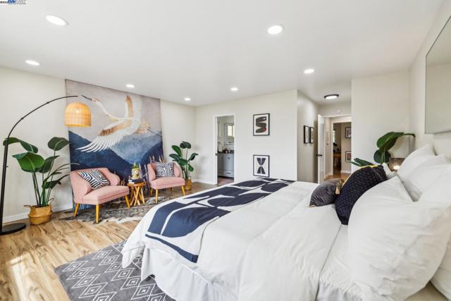 441 FOX HILLS COURT, Oakland CA: https://media.crmls.org/mediaz/b61850f3-34bf-4021-b3bd-6bb4b97e466d.jpg