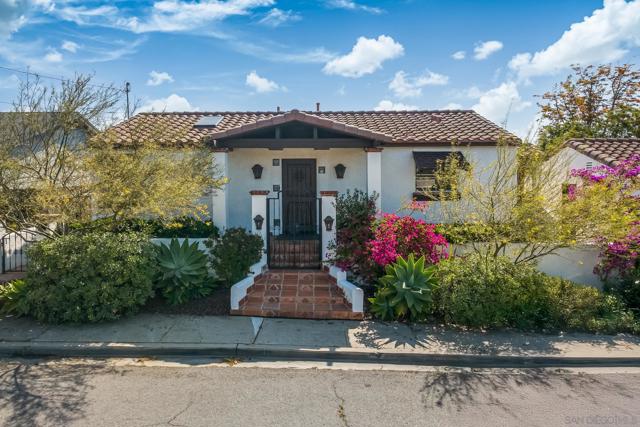 2541 Haller St, San Diego CA: https://media.crmls.org/mediaz/b618bdd7-87df-46e9-bfb8-4f1ec6ce649a.jpg