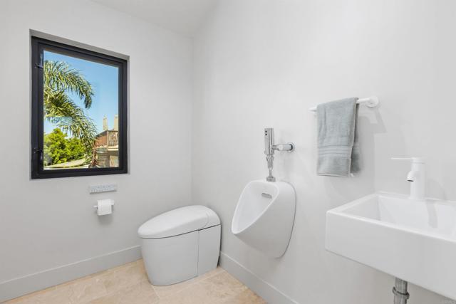 Detail Gallery Image 17 of 44 For 1506 Summit Ave, Cardiff By The Sea,  CA 92007 - 4 Beds | 3/1 Baths