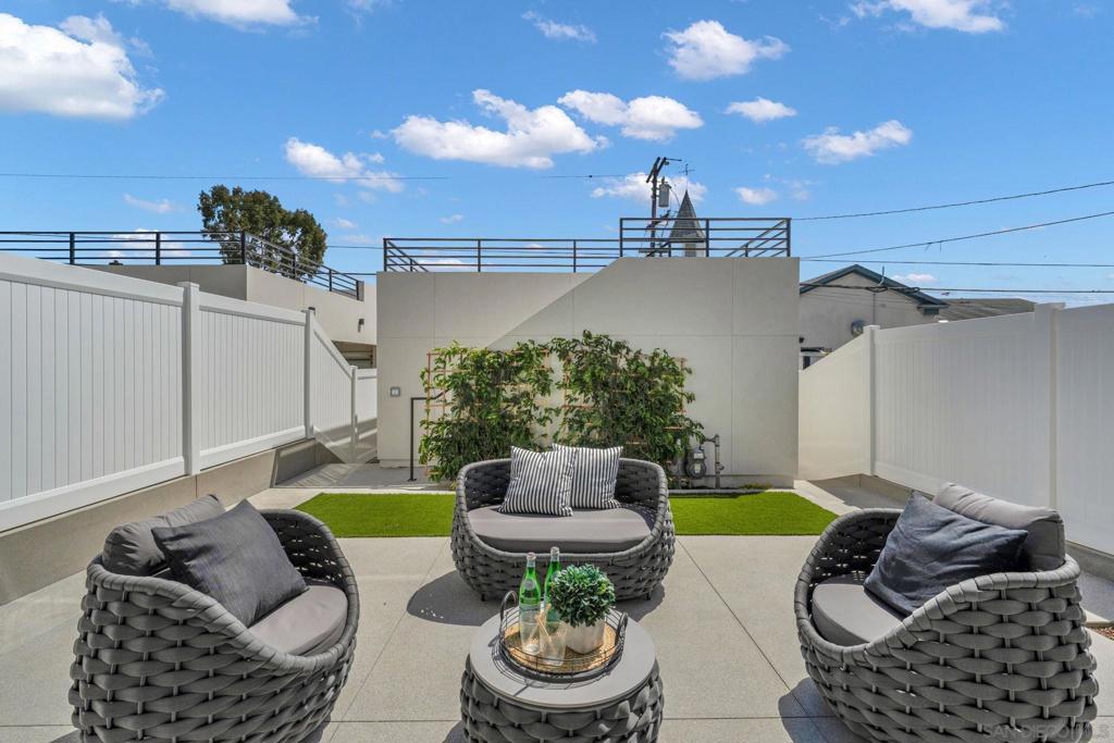 1073 Opal Street - photo 12