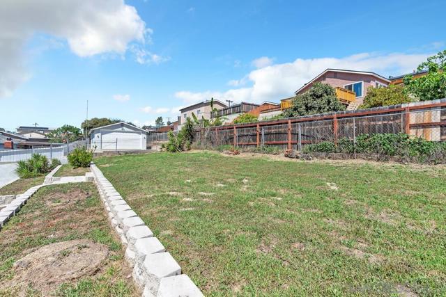 9548 Abbeyfield Rd, Santee CA: https://media.crmls.org/mediaz/b61976d4-df5f-4fd1-b7b4-69e16b2b0f91.jpg