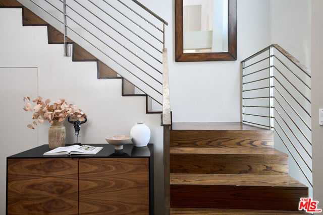 2329 Clement Avenue, Venice CA: https://media.crmls.org/mediaz/b619be9b-165c-417e-8c95-162ea88186b5.jpg