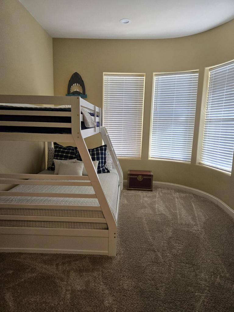 https://media.crmls.org/mediaz/b619fe25-19d0-4297-9f60-91112eb40fd7.jpg?preset=X-Large