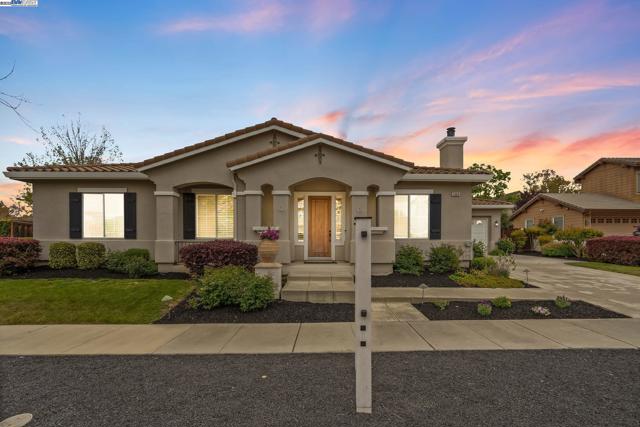 1646 Cascina Ct, Livermore CA: https://media.crmls.org/mediaz/b61a3416-1978-4557-b329-f21c94f711be.jpg