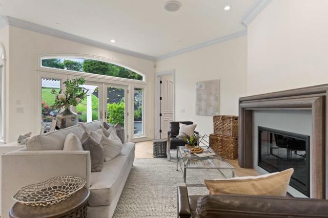 1535 Lakeview Drive, Hillsborough CA: https://media.crmls.org/mediaz/b61a4e98-e397-4c89-bef3-ab5f8a7981ba.jpg