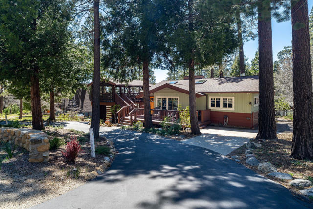 25445 Palomar Road, Idyllwild CA: https://media.crmls.org/mediaz/b61ae9cd-b75c-4529-bc81-0d05044cf761.jpg