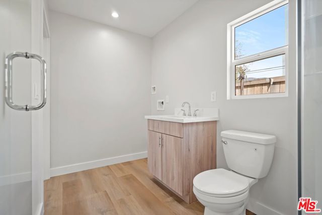 1563 E Elizabeth Street, Pasadena CA: https://media.crmls.org/mediaz/b61b87cb-e71a-4ffd-a490-3fe75de2aa93.jpg