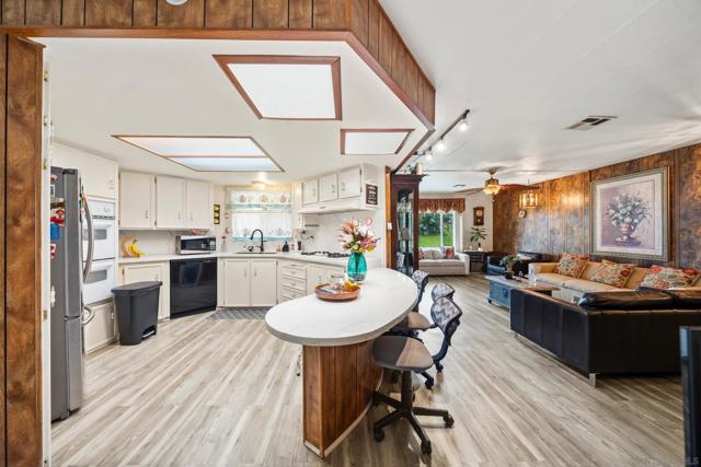 3340 Del Sol Blvd, San Diego CA: https://media.crmls.org/mediaz/b61bc6a0-bace-459e-8e43-384fcdd8166d.jpg