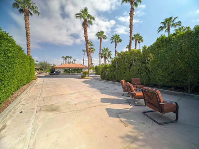 80394 Ave 48, Indio CA: https://media.crmls.org/mediaz/b61c4304-6ced-4753-b456-94073a9cac62.jpg