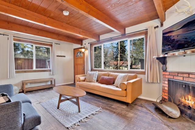 Detail Gallery Image 4 of 18 For 40221 Mill Creek Rd, Big Bear Lake,  CA 92315 - 2 Beds | 1/1 Baths