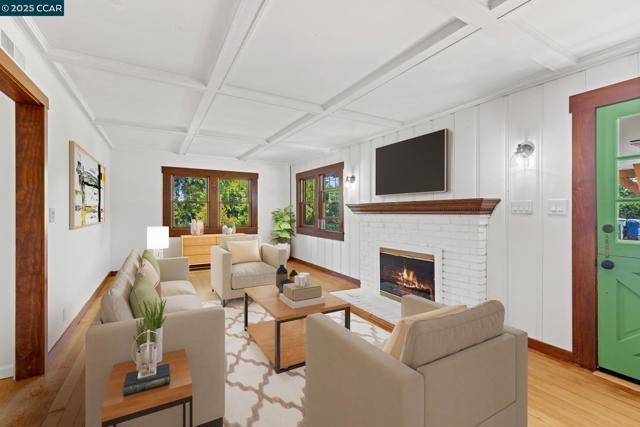 3505 Euclid Ave, Concord CA: https://media.crmls.org/mediaz/b61cb792-94db-41c9-9f5b-3d65231126dc.jpg