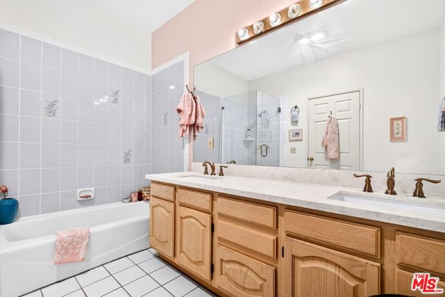 1741 Colby Avenue, 203 photo 35