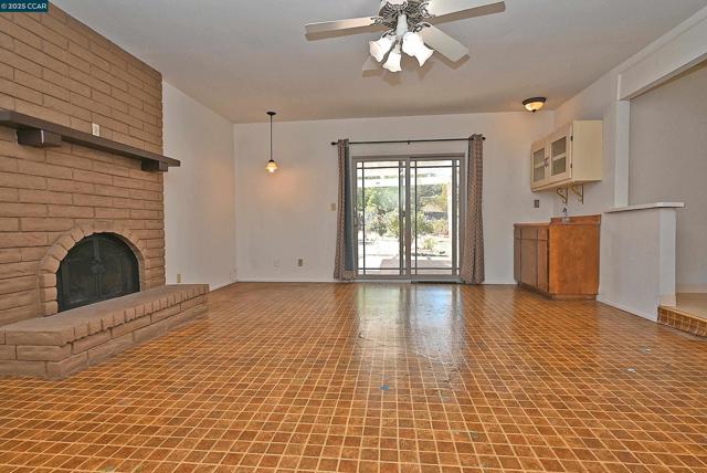 2156 MONTEREY AVENUE, Martinez CA: https://media.crmls.org/mediaz/b61ccc3a-2e3f-495f-9400-1bcc00729479.jpg