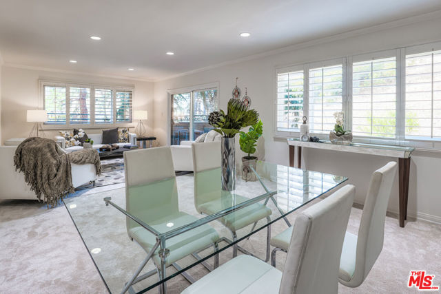 6700 Hillpark Drive, Los Angeles CA: https://media.crmls.org/mediaz/b61d9ed7-2afb-42aa-b8a7-f23c587eba33.jpg