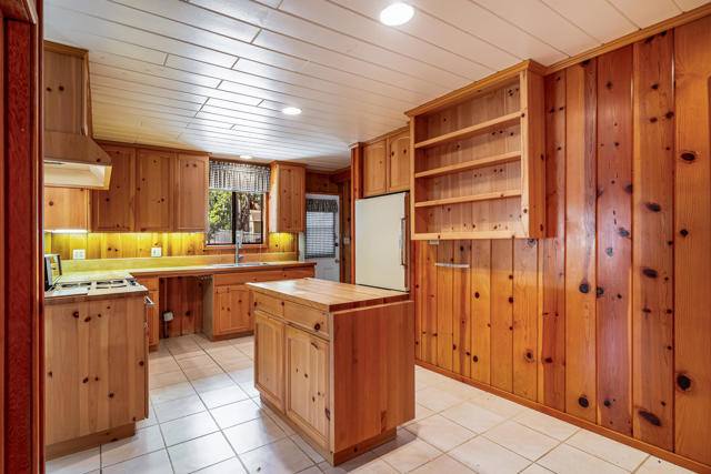 52551 Pine Ridge Road, Idyllwild CA: https://media.crmls.org/mediaz/b61e0e93-4f7f-42e8-ac17-2f73e10b3bec.jpg