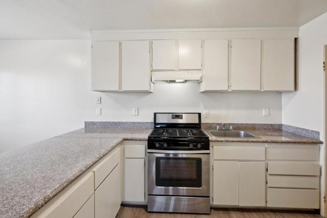 4624 Fairfax Avenue, Oakland CA: https://media.crmls.org/mediaz/b61ec56c-46e6-4d75-9699-f861872985cc.jpg
