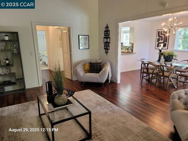 280 Scottsdale Rd, Pleasant Hill CA: https://media.crmls.org/mediaz/b61f0893-9e99-41a7-8f79-dbeab16f9010.jpg