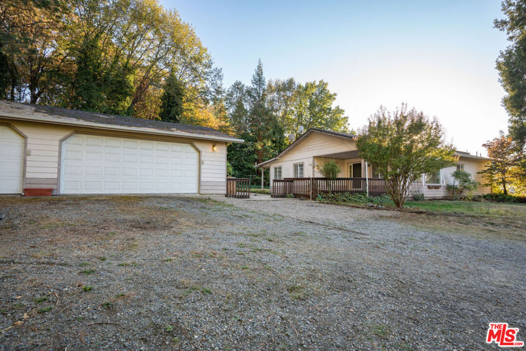 1964 Cloverlawn Drive, Grants Pass, OR 97527