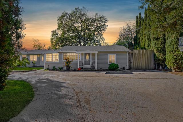 10395 Santa Teresa Boulevard, Gilroy CA: https://media.crmls.org/mediaz/b61f4e3a-cbd6-425f-8a11-08aacb69ad07.jpg