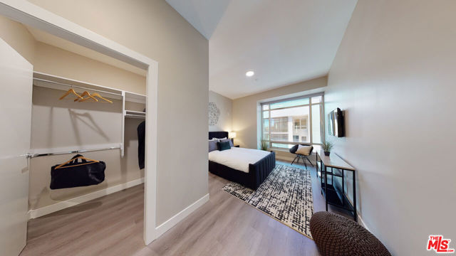 520 N Central Avenue, Glendale CA: https://media.crmls.org/mediaz/b61f4f3e-ee25-4061-9c6a-3ef628408a8d.jpg