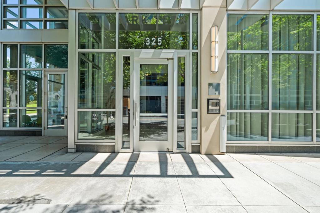325 Berry Street #715