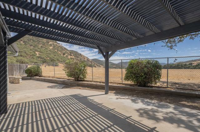 46480 Pine Meadow Place, King City CA: https://media.crmls.org/mediaz/b61f8dab-7bd3-4961-96d4-c563e2eea9df.jpg