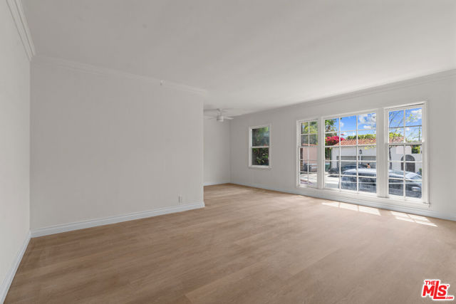 148 S Mccarty Drive, Beverly Hills CA: https://media.crmls.org/mediaz/b61fce71-25bf-47db-a003-64db549669c3.jpg