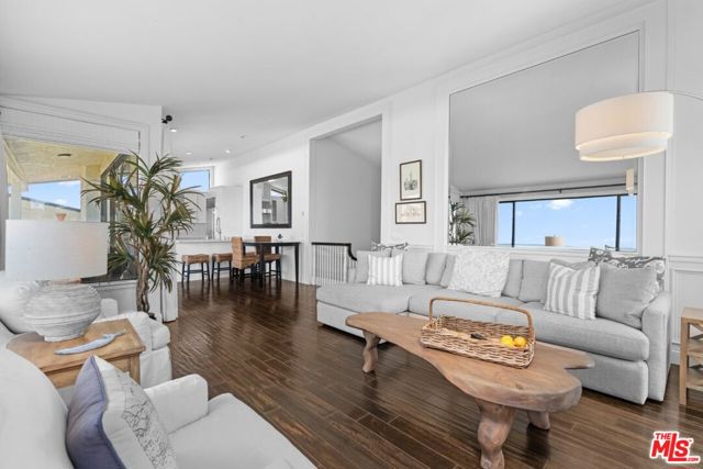 29700 Zuma Bay Way, Malibu CA: https://media.crmls.org/mediaz/b620430b-e083-427f-9803-5c6a3a05e1ff.jpg