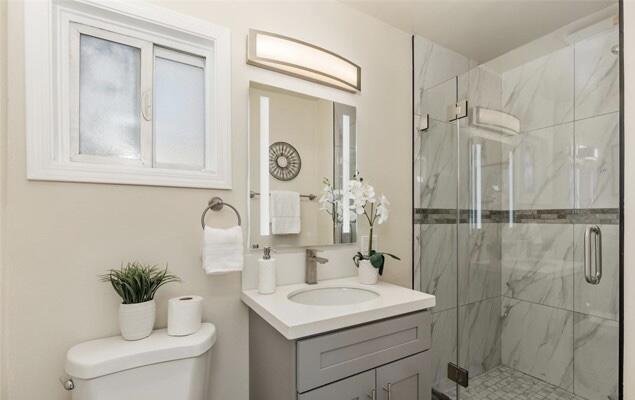 715 N Sunrise Way, Palm Springs CA: https://media.crmls.org/mediaz/b62116ea-94f1-4b6b-bb8c-51499eb89df7.jpg