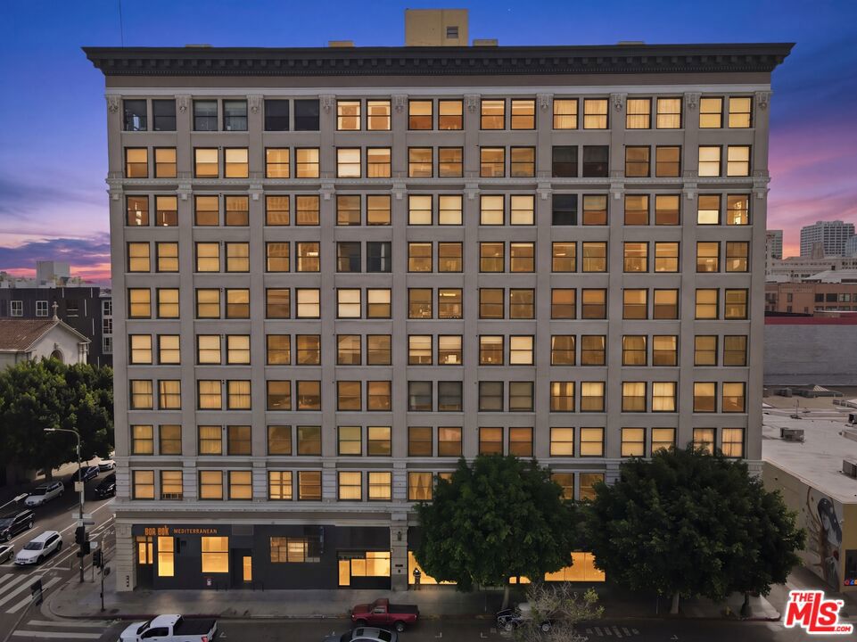 108 W 2nd Street #908