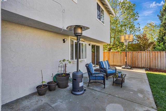 427 Summerwood Dr, Fremont CA: https://media.crmls.org/mediaz/b6221964-5f74-4fb0-942c-516e726c5a9d.jpg