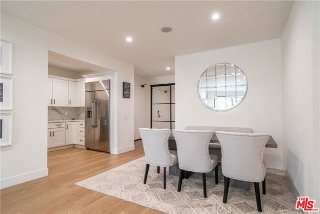 306 Bora Bora Way, Marina del Rey CA: https://media.crmls.org/mediaz/b6221de6-a69f-4158-91d5-e12b3637970b.jpg